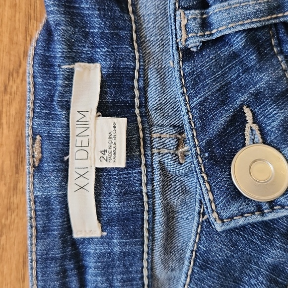 Bundle / lot of 3 Petitie sized clothes. Denim shorts, colorblock dress - Picture 7 of 11